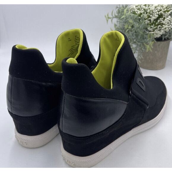 DKNY the Cosmos Logo 3" Hidden Wedge Sneaker Slip On street style Sz 9.5M Black - Picture 1 of 12